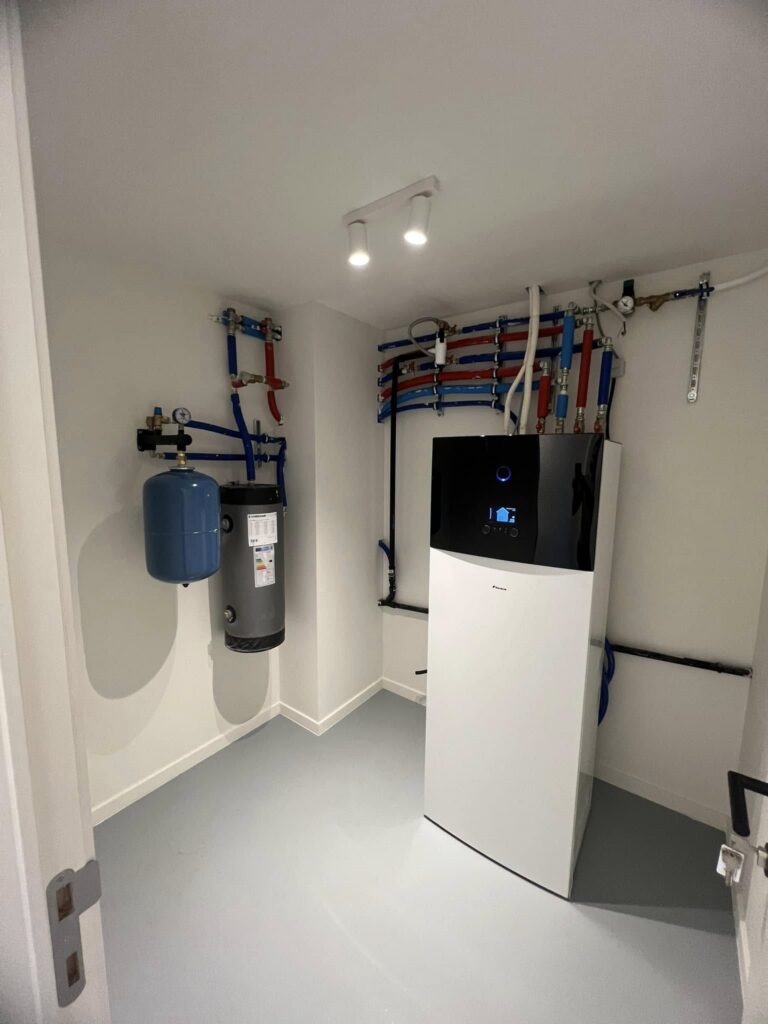 Équipement HVAC complet pour deux duplex